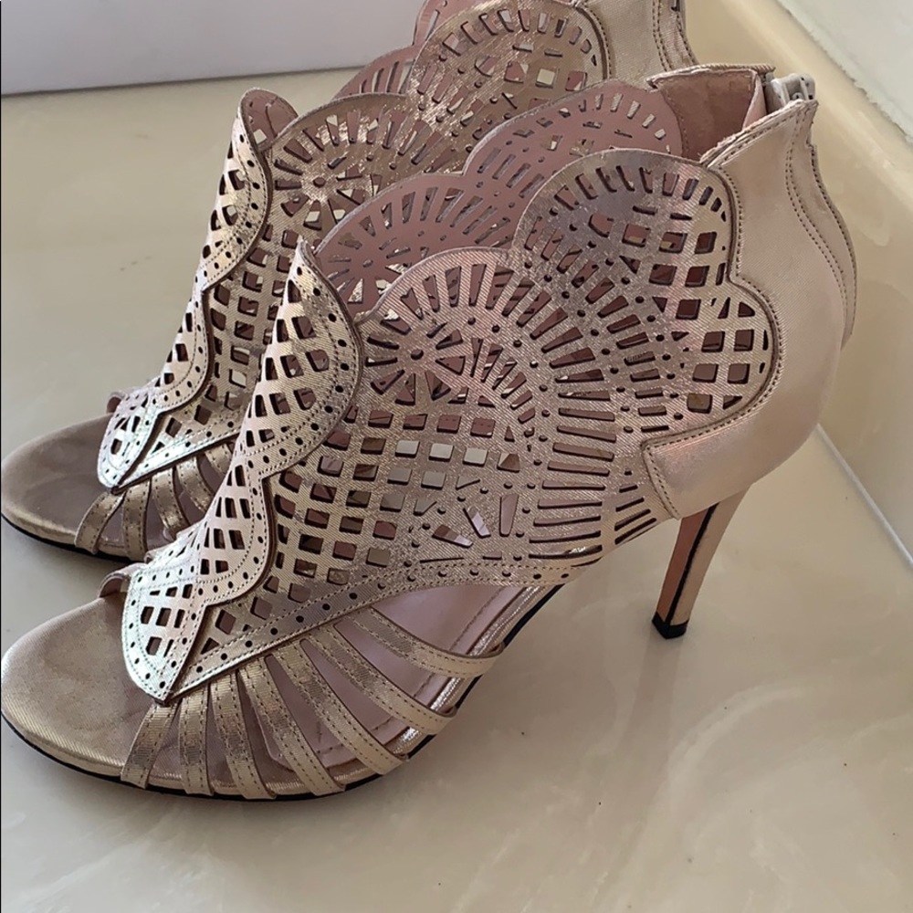 Shoes - Picture 2 of 3
